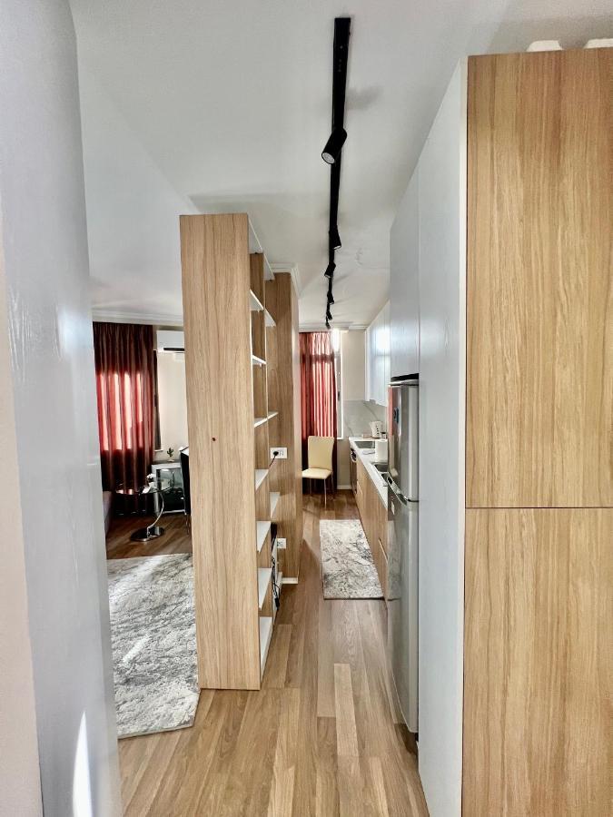 Experience New Bazaar Apartment 01 ติรานา ภายนอก รูปภาพ
